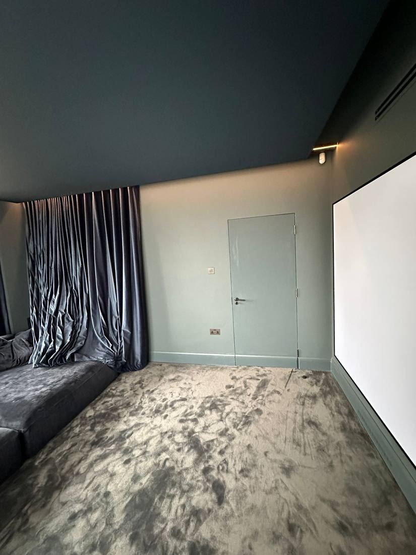 Private Cinema Room — Seating